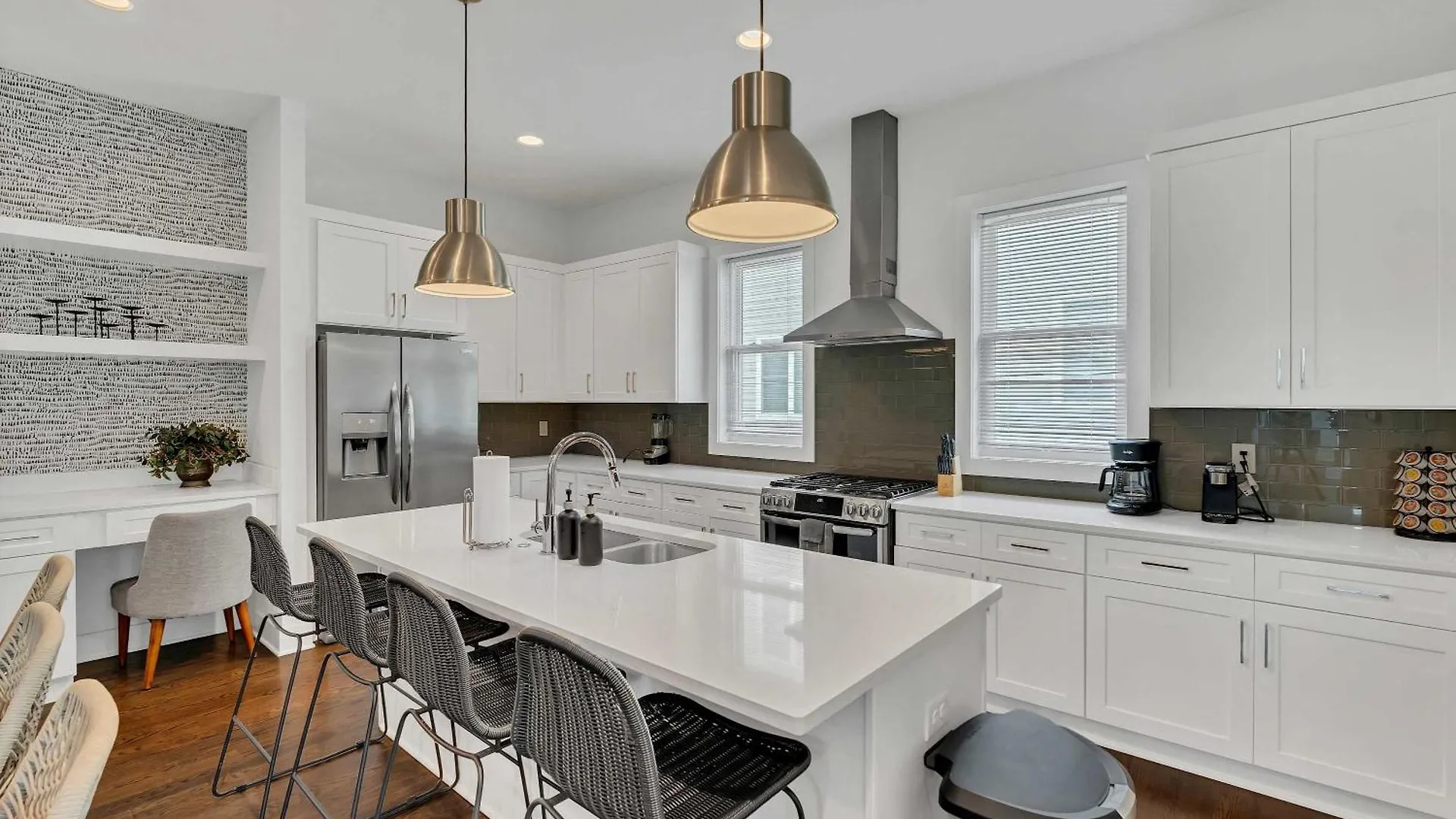 Large Home With Rooftop & Views Sleeps 12 Nashville 0*,  Estados Unidos