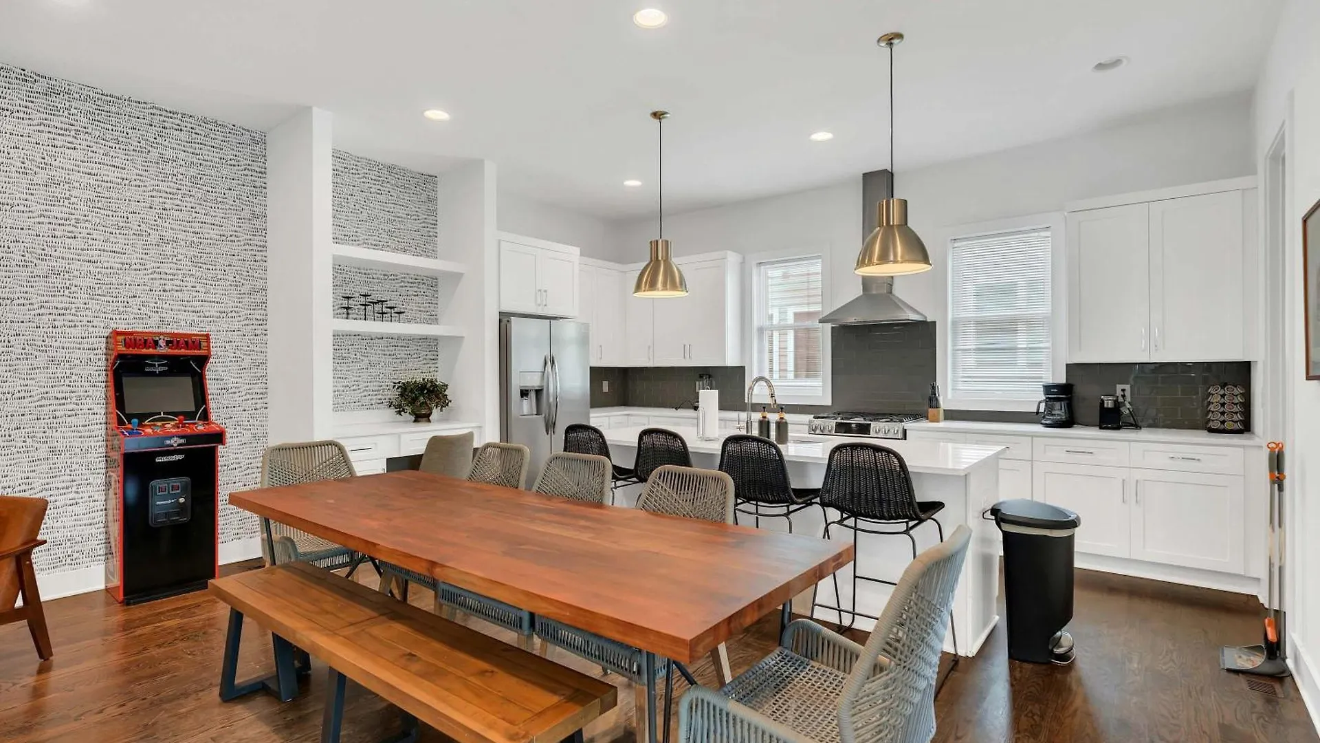 Сasa de vacaciones Large Home With Rooftop & Views Sleeps 12 Nashville